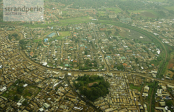 Eine Luftaufnahme des westlichen Stadtrandes von Nairobi  Kenia