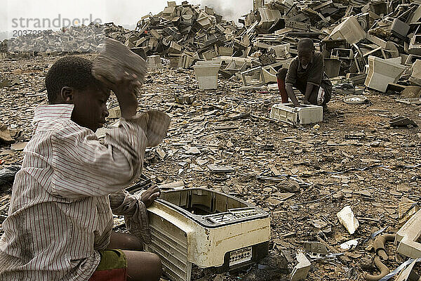 Computer-Dumping in Accra  Ghana