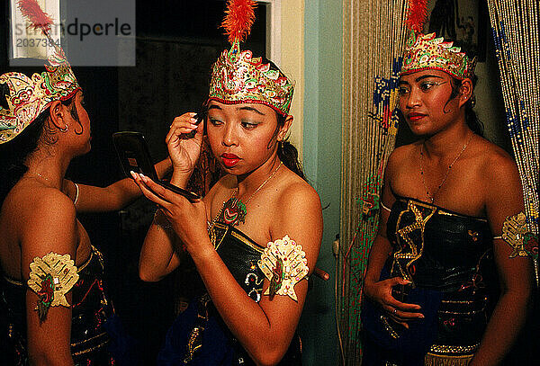 Javanische Tänzer  Suriname