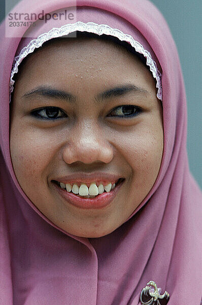 Muslimische Frau  Yogyakarta  Java  Indonesien.