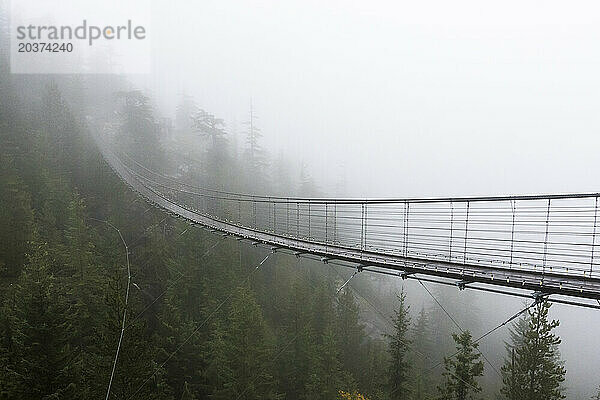 Eine Misty-Hängebrücke  Squamish  British Columbia.