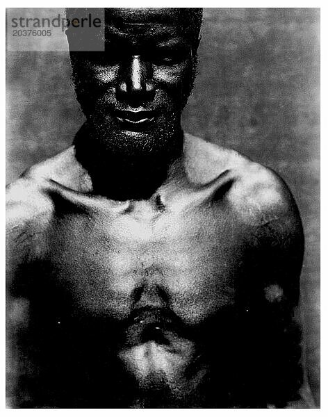 Porträt eines einheimischen gambischen Mannes.