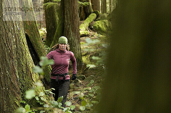 Trailrunning im Regionalpark Buntzensee. Port Moody  British Columbia  Kanada