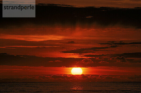 Oregon Sunset orangefarbene Sonnenwolken