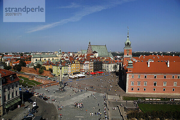 Schlossplatz (Plac Zamkowy) mit (von rechts) Königsschloss  St.-Johannes-Kathedrale  Altstadt  Warschau  Polen.