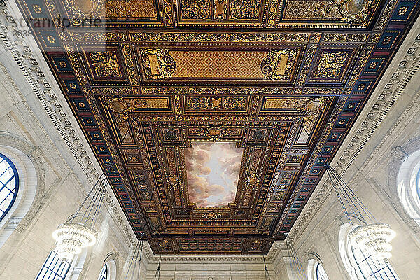 USA. New York City. Manhattan. The New York Public Library. The ceilings of the Rose Main Reading Room.