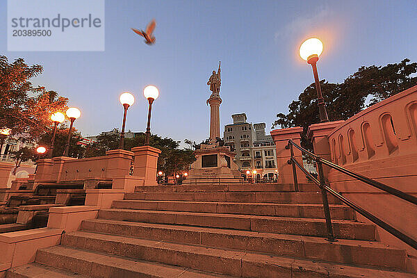 Usa  Porto Rico  San Juan. Cristobal Colon statue