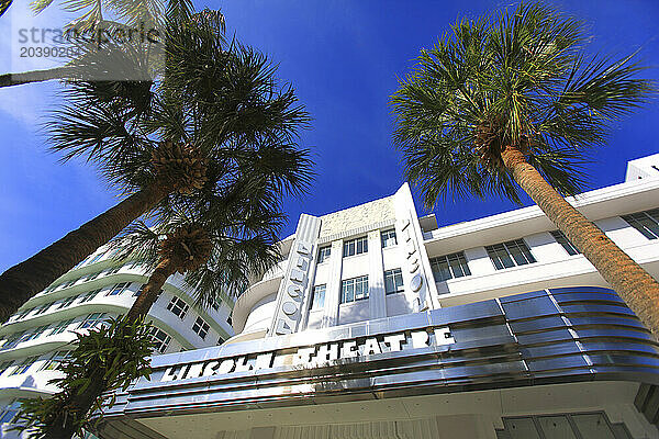 Usa  Florida  Miami. South Beach. Ocean Drive. Lincoln Theatre