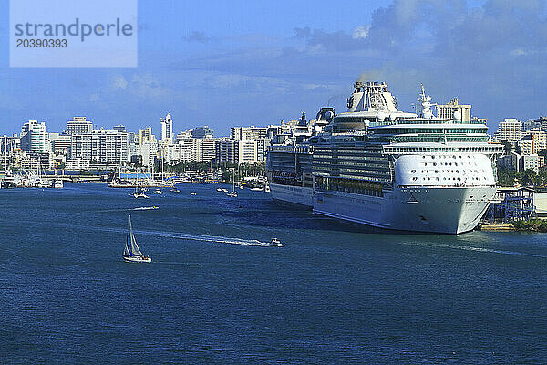 Usa  Porto Rico  San Juan. Cruise ships