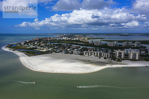 Usa  Florida. Lee County. Fort Myers beach. Estero Island. Big Carlos Pass