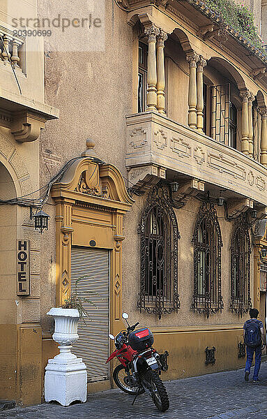 Chile  Santiago  Barrio Paris-Londres  street scene  historic architecture  people