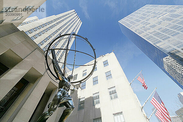 USA. New York City. Manhattan. Rockefeller Center during the winter. Statue Atlas  by Lee Oscar Lawrie (1877 - 1963).