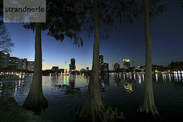 Usa  Floride  Orlando. Lake Eola Park