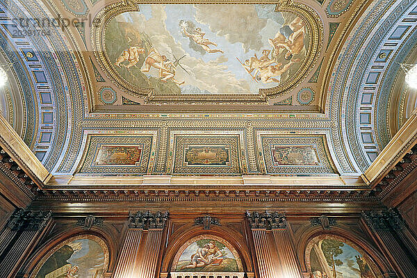 USA. New York City. Manhattan. The New York Public Library. The ceilings of the McGraw Rotunda.