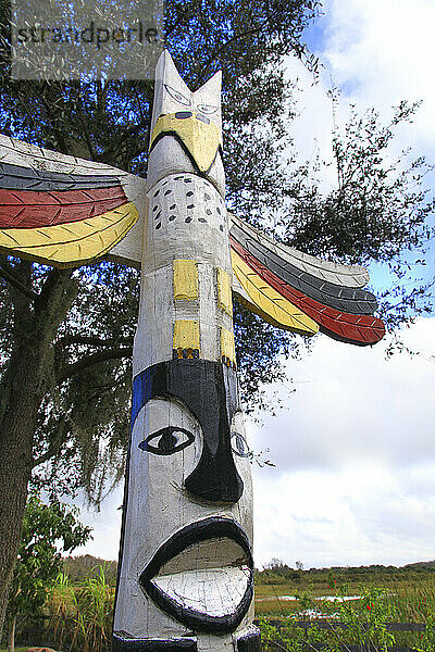 Usa  Florida. Everglades. Seminole totem