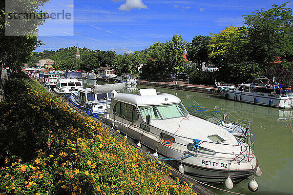 France  Occitanie  Tarn et garonne (82)  Moissac  the canal