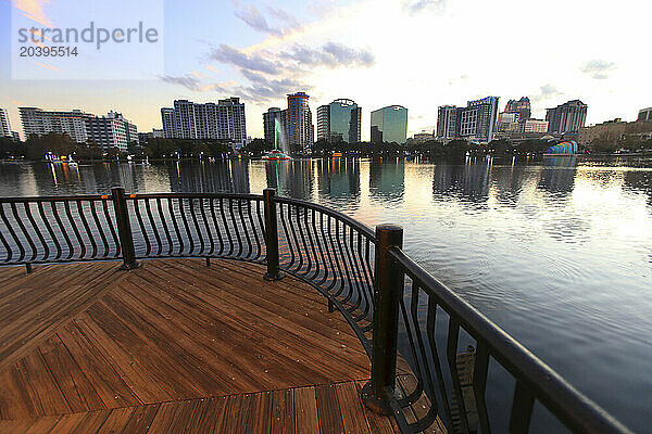 Usa  Floride  Orlando. Lake Eola Park