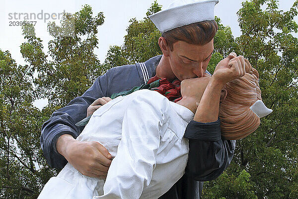 Usa  Florida. Sarasota. Unconditional Surrender Kiss? Statue by John Seward Johnson II