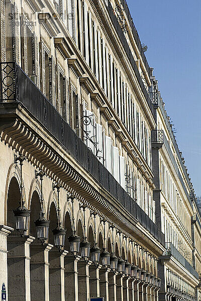 France  Paris  75  1er ARRT  rue de Rivoli  façades des immeubles.