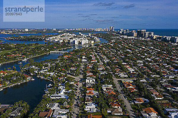 Usa  Florida  Miami. North Beach. Biscayne Bay