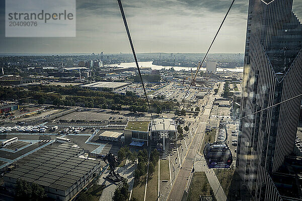 London Cable car also known as the Dangleway  Docklands  London  UK © Dosfotos/Axiom