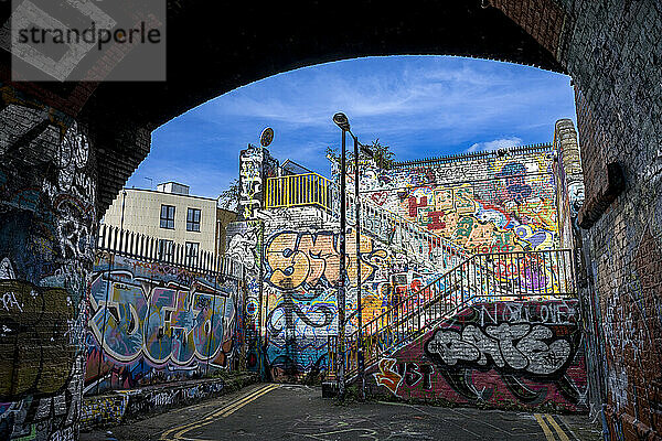 Street art  Brick Lane  East London  London  UK © Dosfotos/Axiom