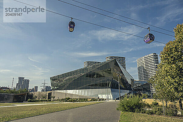 London Cable car also known as the Dangleway  Docklands  London  UK © Dosfotos/Axiom