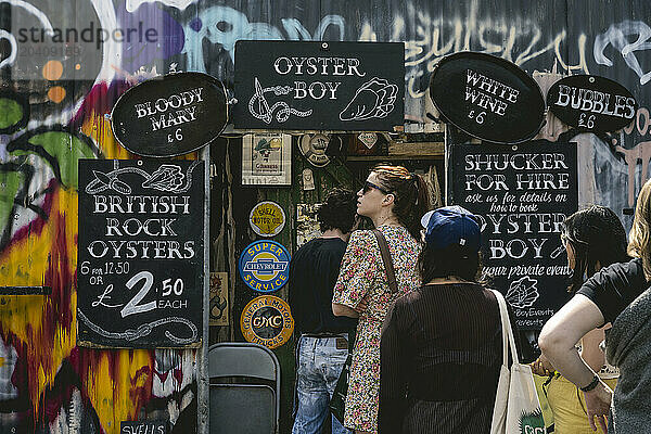 Columbia Road Flower Market  Shoreditch  London  UK © Dosfotos/Axiom