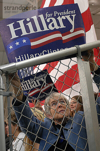 Hillary Clinton Campaigns In Mason City  Iowa