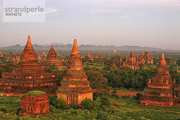 Pagan old temple city at the centre of the Land  2000 pagodas out of all centurys can be here admire.