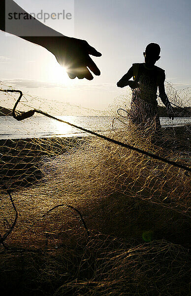 Fishermen take in their nets in Santa Catalina  Panama