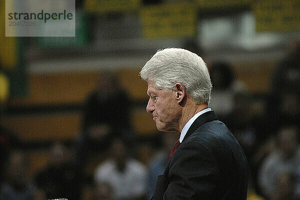 Bill Clinton visits Iowa.