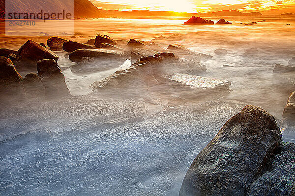 Barrika beach's winding rocks