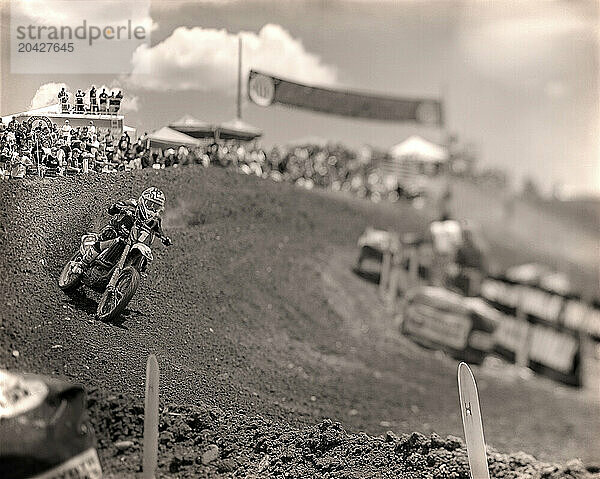 Chad Reed rounds a berm at the 2010 Hangtown Motocross National.