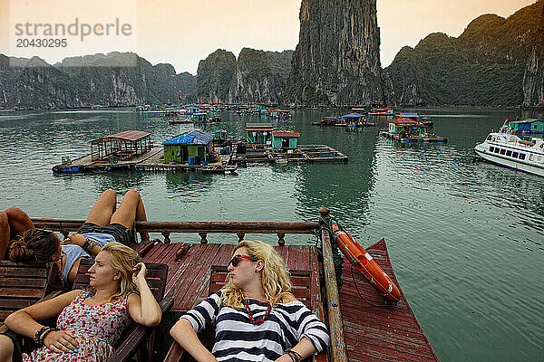 Halong Baywomen on a cruise