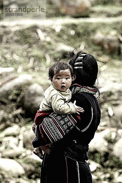 Sapa Mother and Chileethnicity Hmong Negro