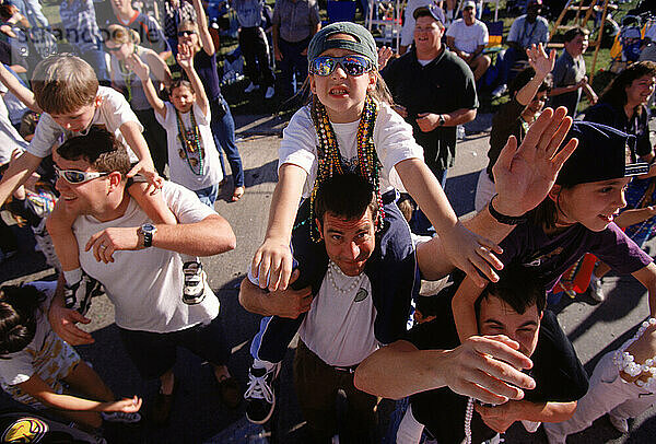 Mardi Gras (Crowd).