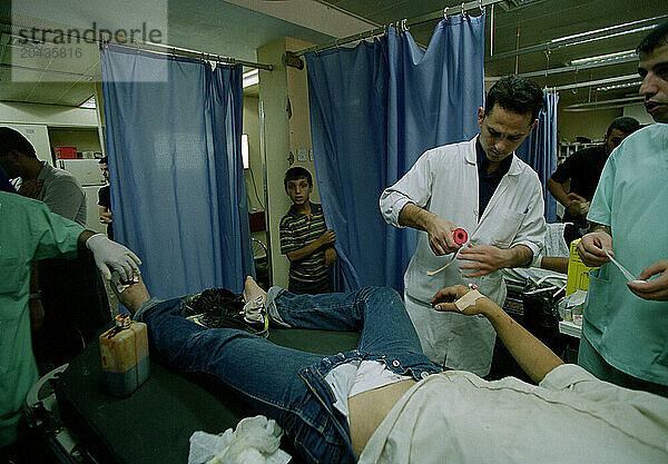 Nablus hospital doctors with a victim