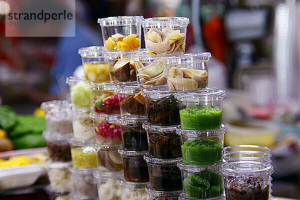 Street food  Psar Thmei Central Market  Phnom Penh  Cambodia  Indochina  Southeast Asia  Asia