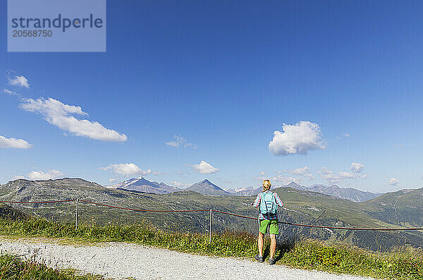 Austria  Salzburger Land  Female hiker at Stubnerkogel mountain