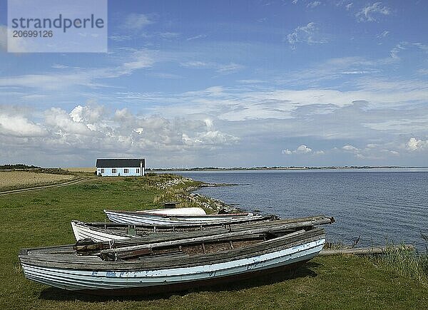 Jegindø is a Danish island in the western part of the Limfjord  east of the Thyholm peninsula. Jegindø is a Danish island in the western part of the Limfjord. The island is 6 km long and 3 km wide. Jegindø covers an area of 7  91 km² and has 507 inhabitants