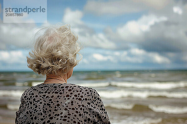 Back view of senior woman at beach. KI generiert  generiert  AI generated