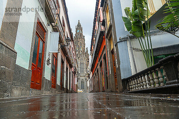 Beautiful street next to the Church of San Juan Bautista  Arucas Cathedral  Gran Canaria  Spain  Europe