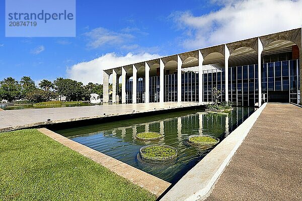 Foreign Ministry building  Itamaraty Palace or Palace of the Arches  designed by Oscar Niemeyer  World Heritage Site  Brasilia  Federal district  Brazil  South America