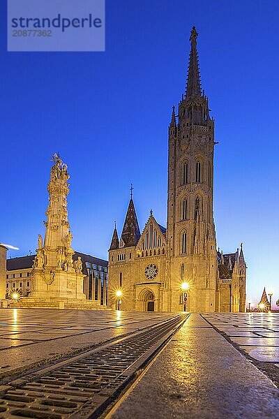 Old historic fortress and church at sunrise. City panorama at dusk. View of the Danube Fishermens Bastion  Halászbástya  Budapest  Hungary  Europe