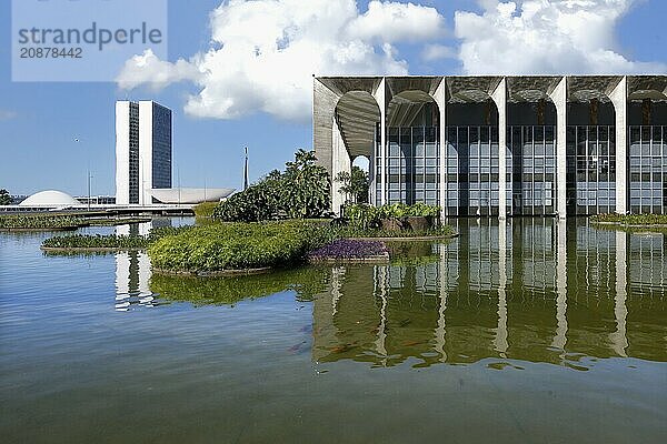 Foreign Ministry building  Itamaraty Palace or Palace of the Arches and National Congress  designed by Oscar Niemeyer  World Heritage Site  Brasilia  Federal district  Brazil  South America