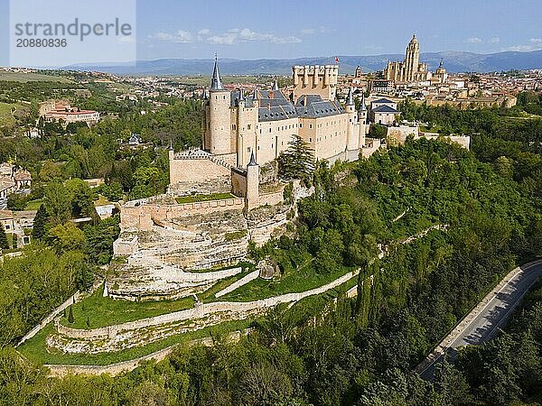 Historic castle on a green hill overlooking the city and surrounding countryside  Aerial view  Segovia  Castilla y León  Leon  Spain  Aerial view  Alcázar  Alcazar  Segovia  Castilla y León  Leon  Spain  Europe