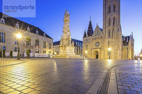 Old historic fortress and church at sunrise. City panorama at dusk. View of the Danube Fishermens Bastion  Halászbástya  Budapest  Hungary  Europe