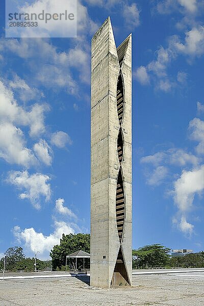 Pombal monument  designed by Oscar Niemeyer  Three Powers Plaza  World Heritage Site  Brasilia  Federal district  Brazil  South America