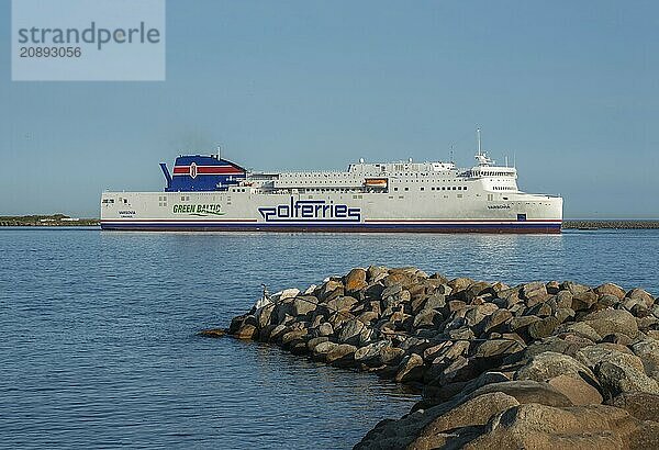 Polferries ferry Varsovia arrive in Ystad after travelling from Swinoujscie  Poland. Ystad  Scania  Baltic Sea  Sweden  Scandinavia  Europe